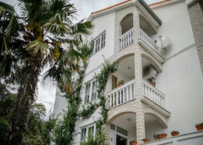 & Bay - Two Bedroom With Balcony And Sea View App 6 *