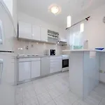 & Bay - Two Bedroom With Balcony And Sea View App 6