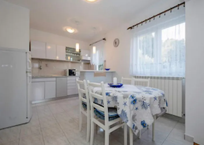 & Bay - Two Bedroom With Balcony And Sea View App 6 Rab Town